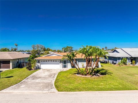 Photo of 557 Briarwood Road, Venice, FL 34293 (MLS # A4669466) Photo of 557 Briarwood Road, Venice, FL 34293 (MLS # A4669466)