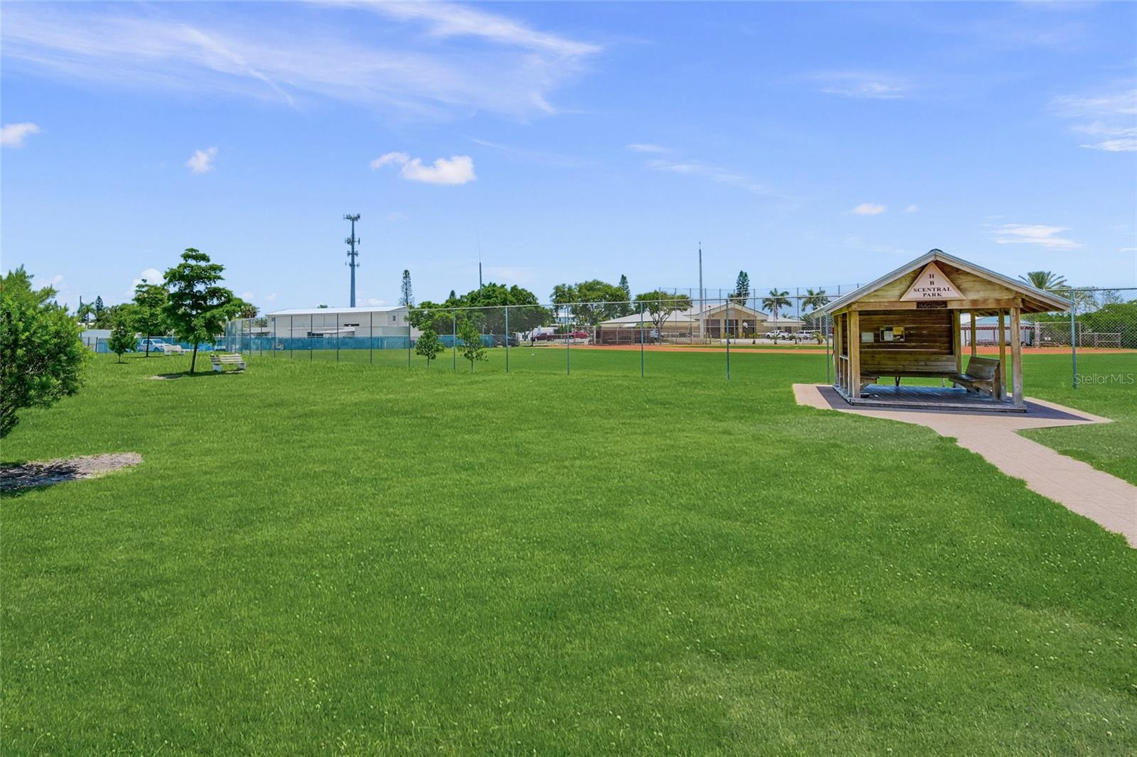 HOLMES BEACH 12TH UNIT - Residential