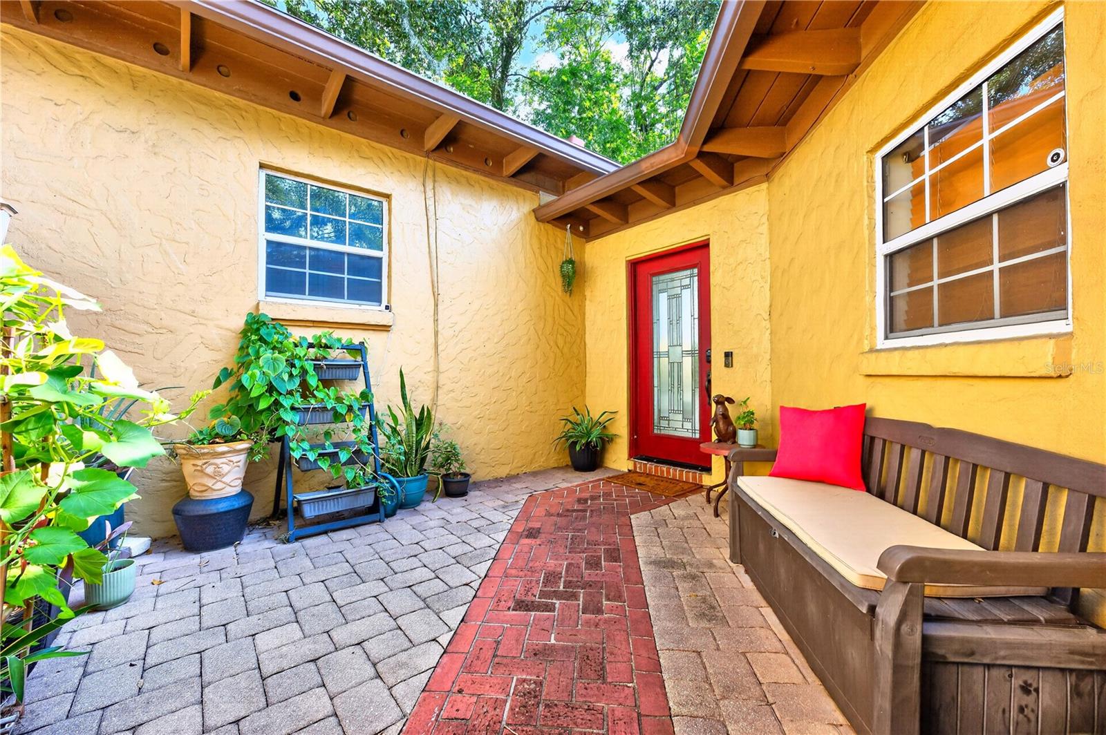 1835 OAK LANE
