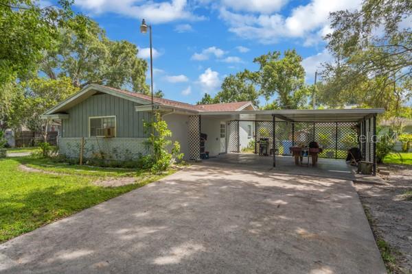 Photo of 12009 Waterside Court, Tampa, FL 33612 (MLS # TB8546240)