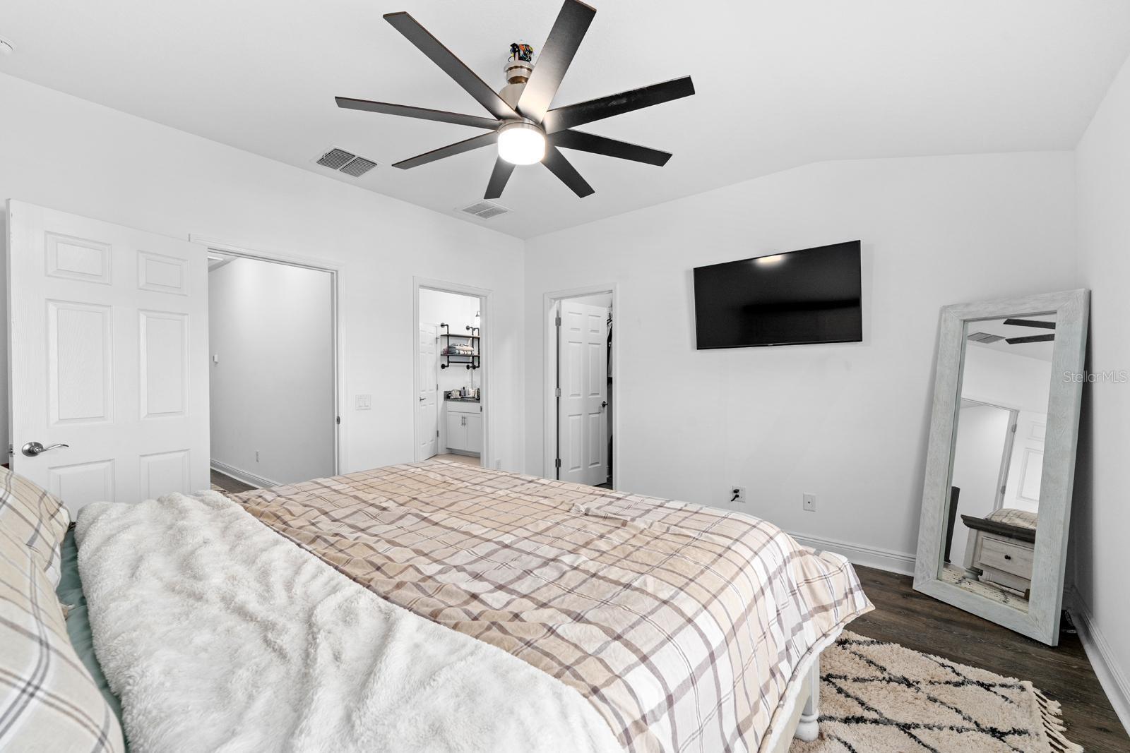 TOWNS AT BELLEAIR GROVE - Residential