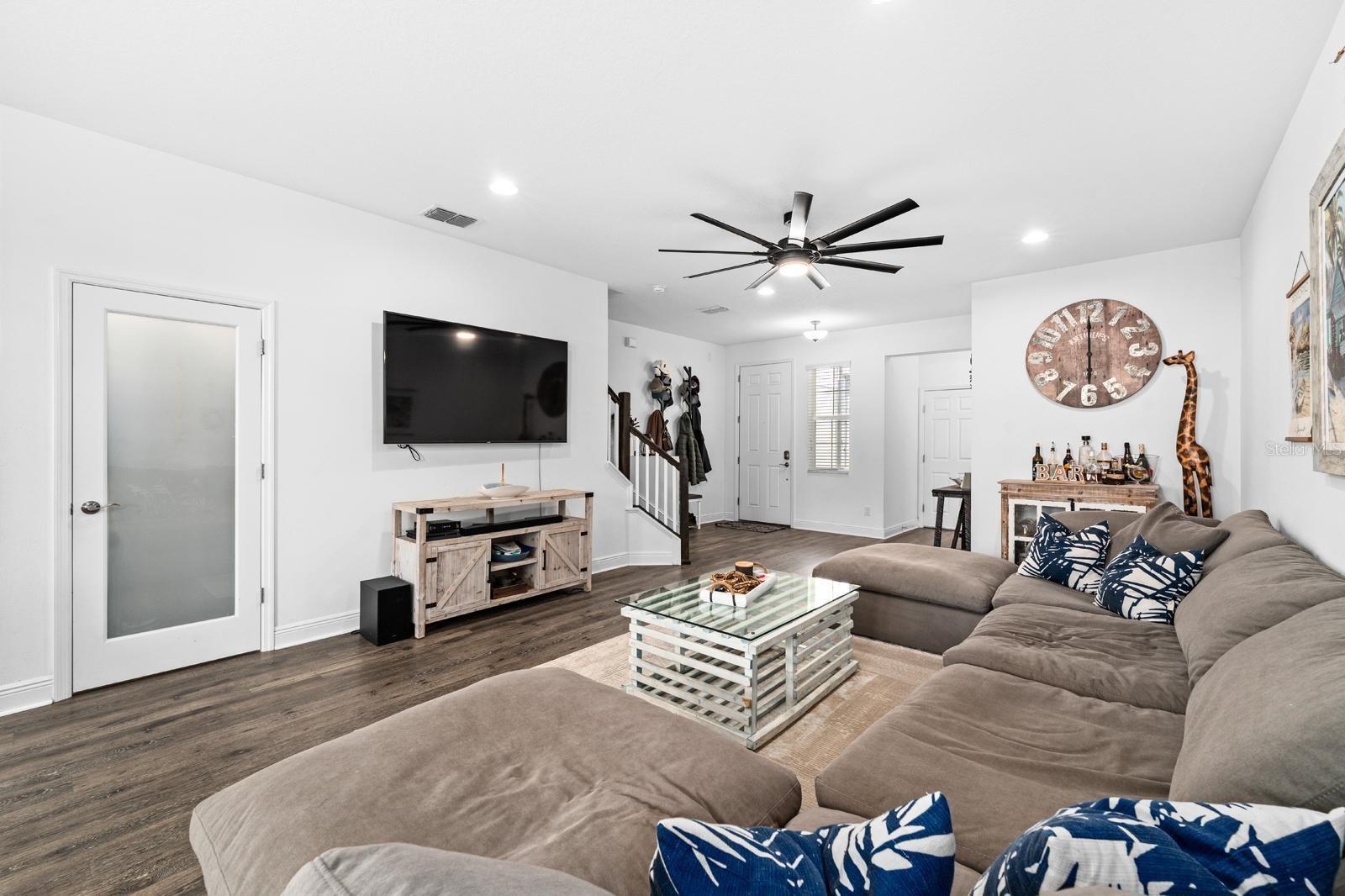 TOWNS AT BELLEAIR GROVE - Residential