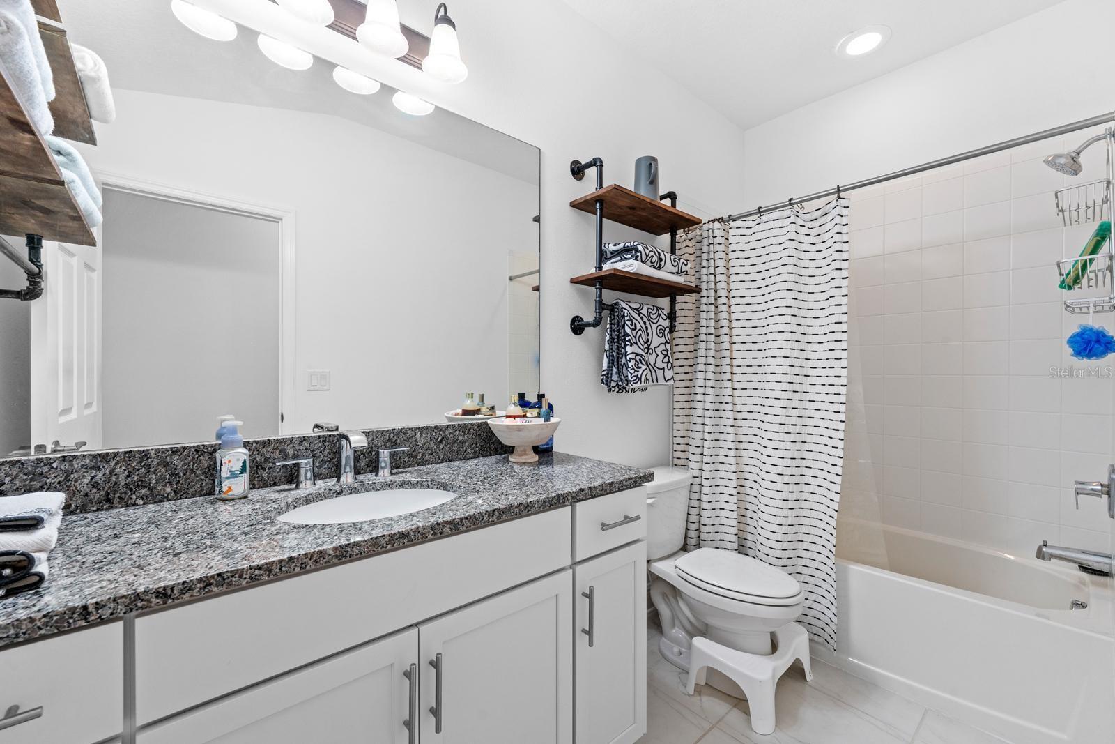 TOWNS AT BELLEAIR GROVE - Residential