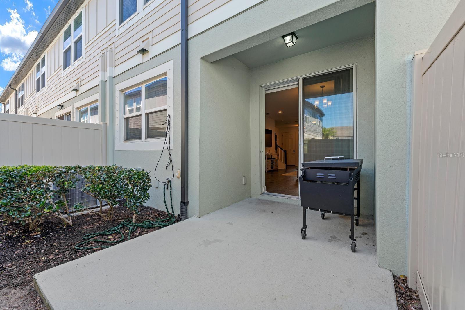 TOWNS AT BELLEAIR GROVE - Residential