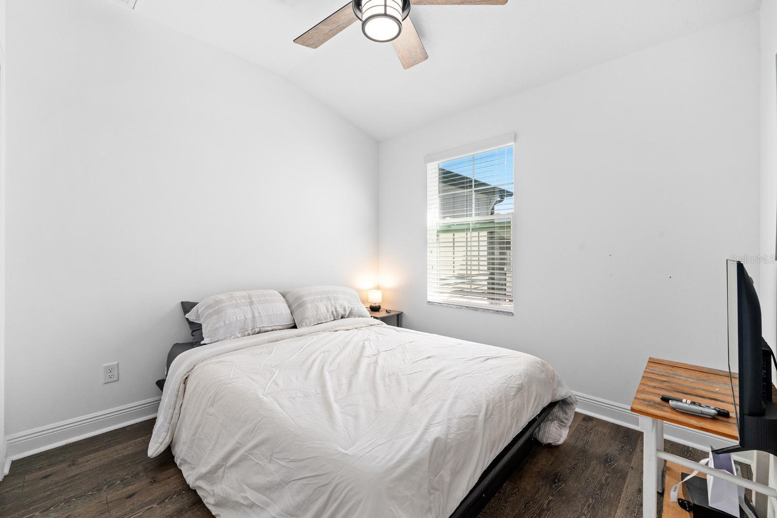 TOWNS AT BELLEAIR GROVE - Residential