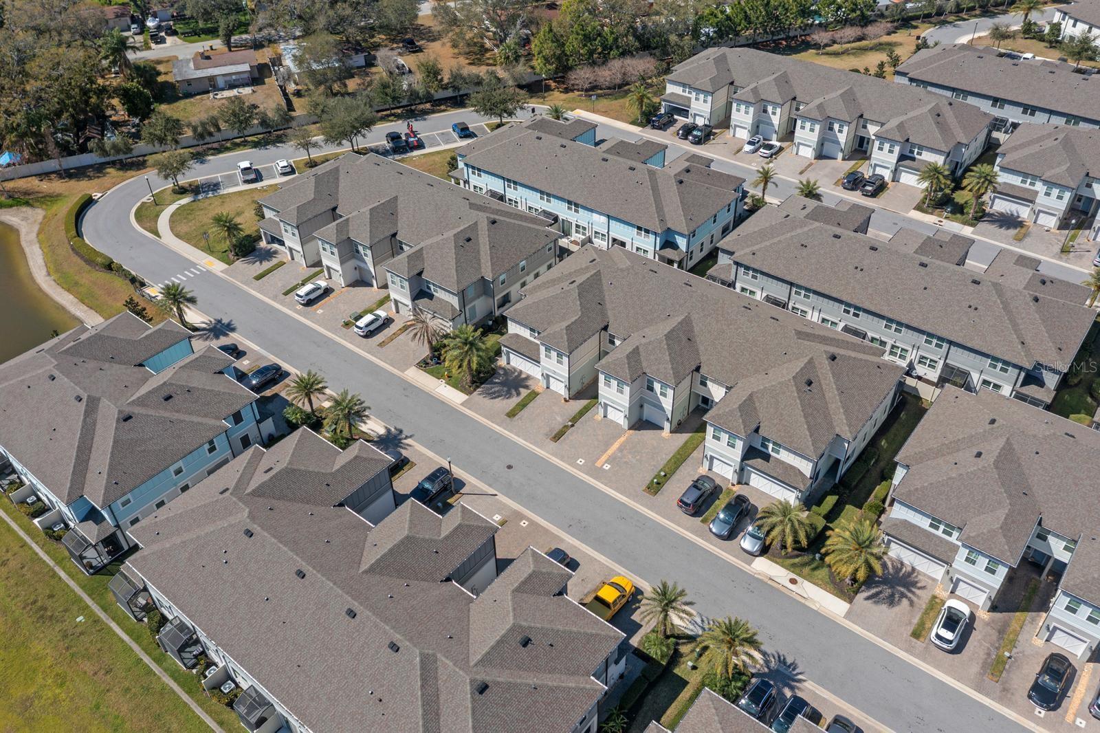 TOWNS AT BELLEAIR GROVE - Residential