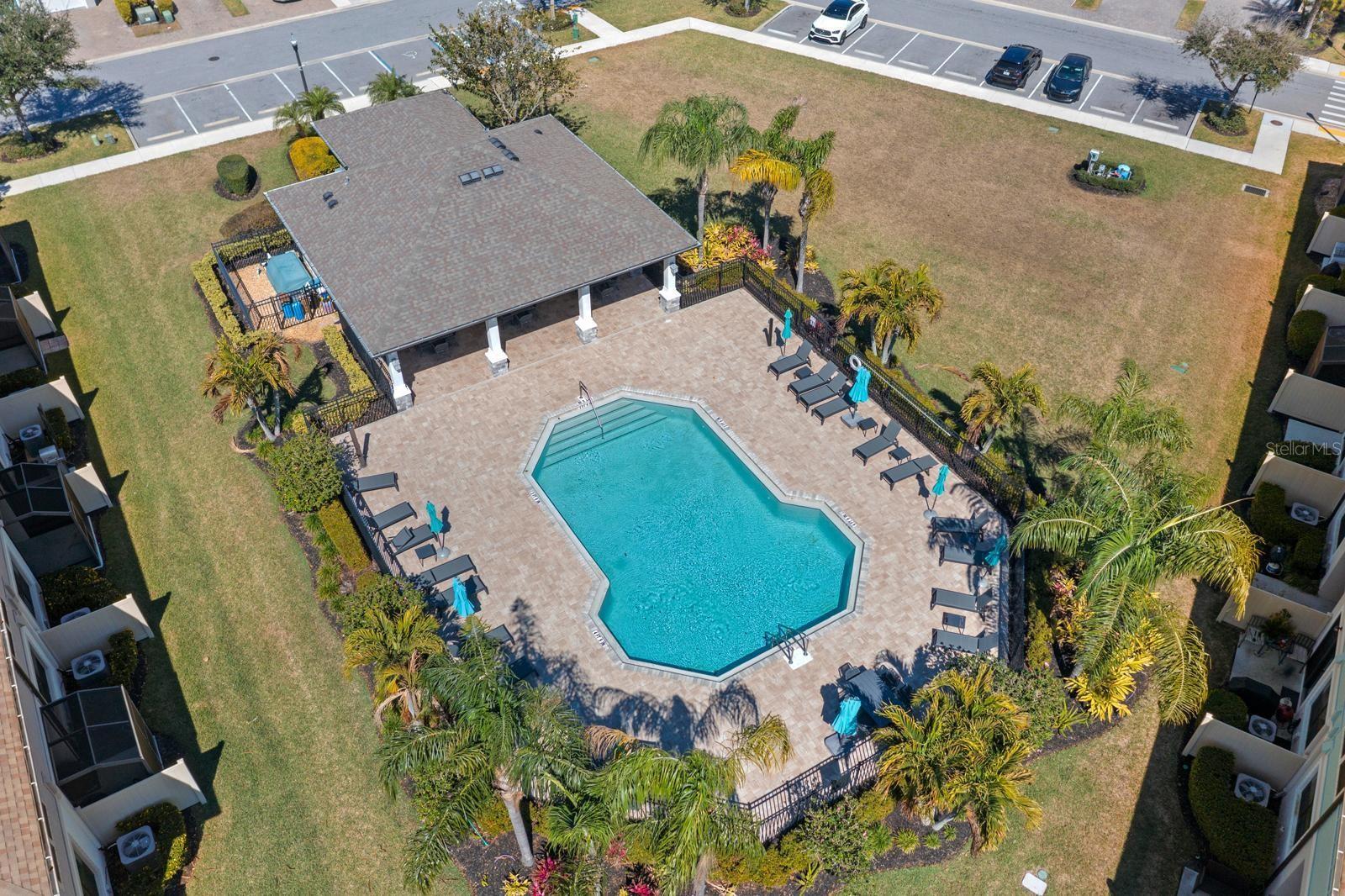 TOWNS AT BELLEAIR GROVE - Residential