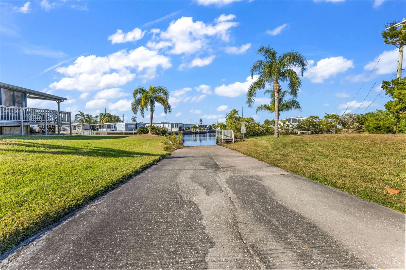 LA CASA MHP CO-OP - Residential