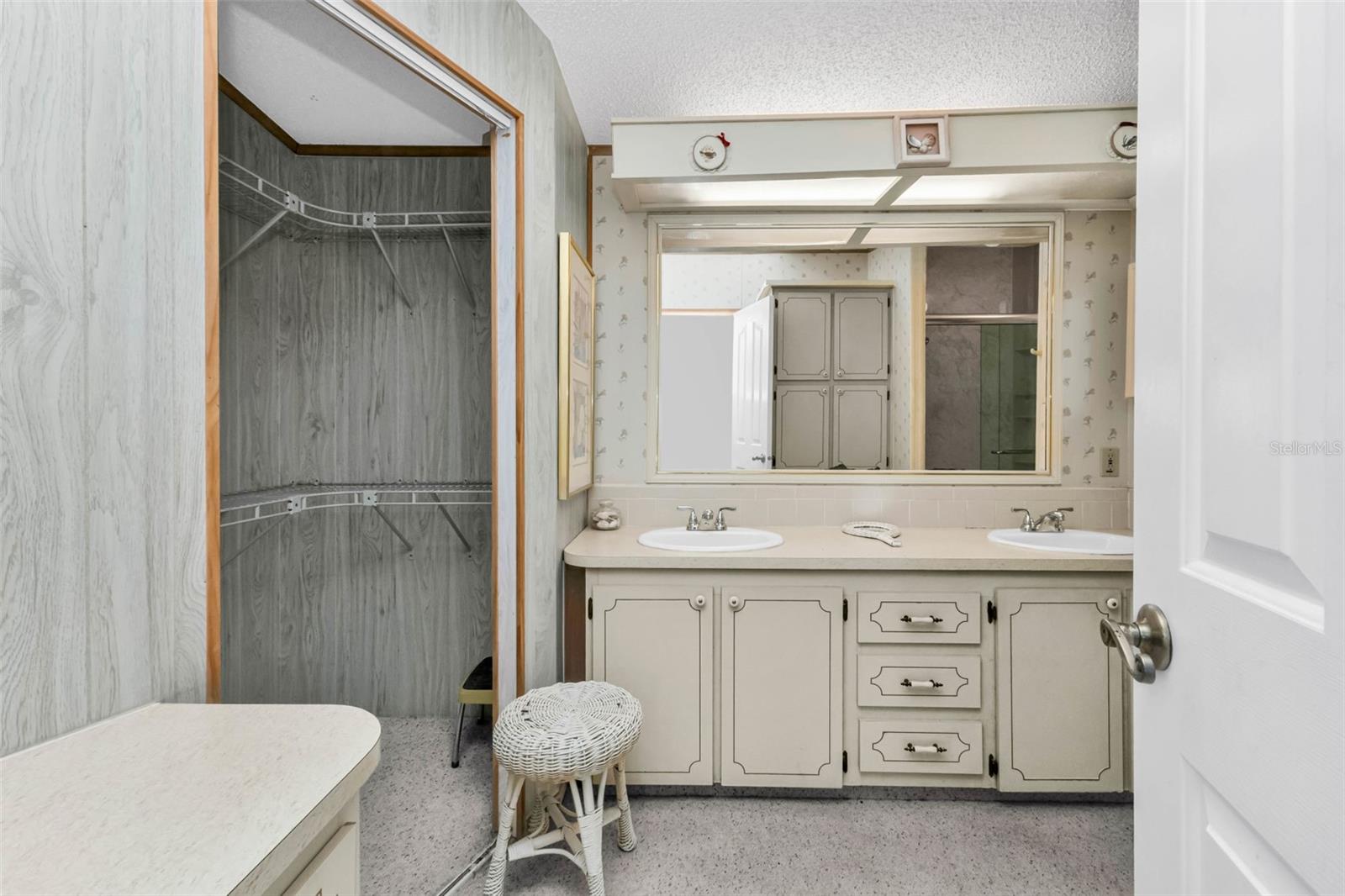 LA CASA MHP CO-OP - Residential