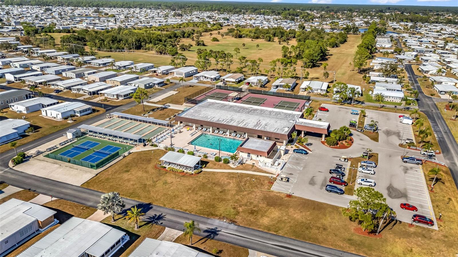 LA CASA MHP CO-OP - Residential