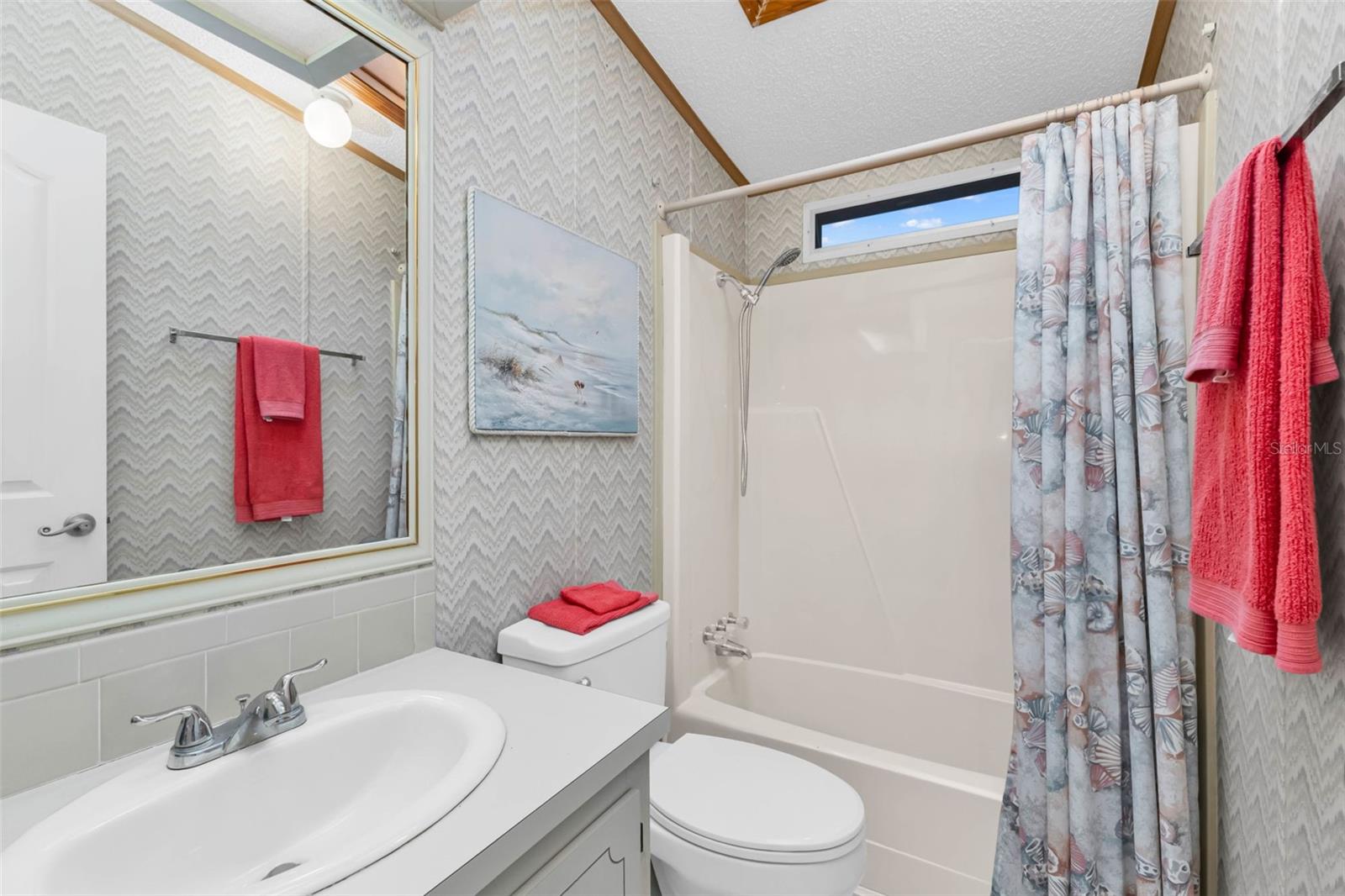 LA CASA MHP CO-OP - Residential