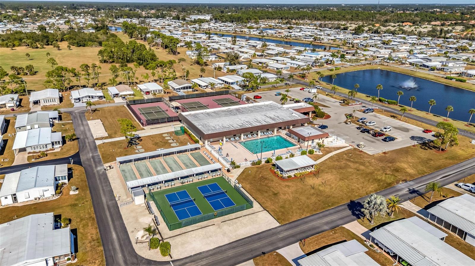 LA CASA MHP CO-OP - Residential