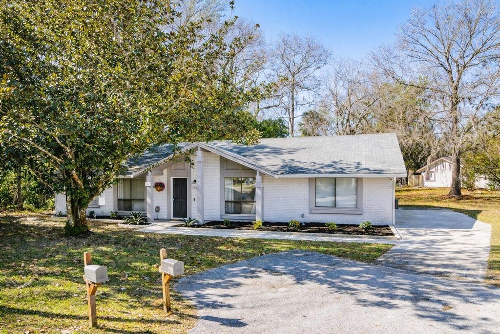 Photo of 710 Briarwood Drive, Winter Springs, FL 32708 (MLS # O6396343)