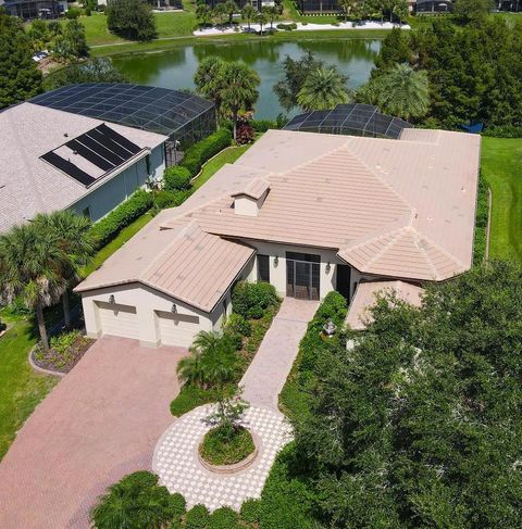 A home in LADY LAKE