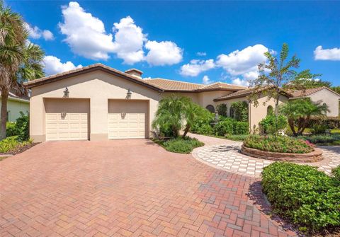 A home in LADY LAKE