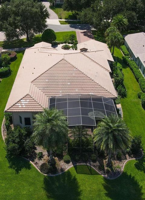 A home in LADY LAKE