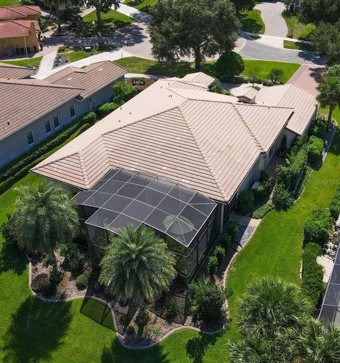 A home in LADY LAKE