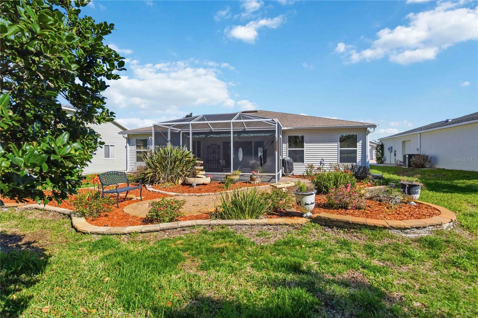 PENNBROOKE PH 02P LT P1 BEING IN 18-19-24 - Residential