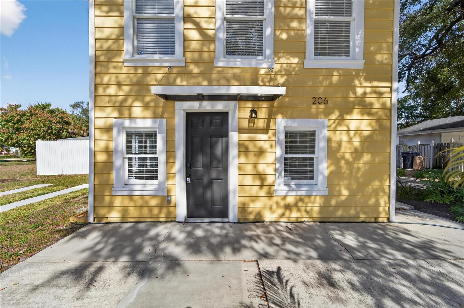 206 E FRIERSON AVENUE