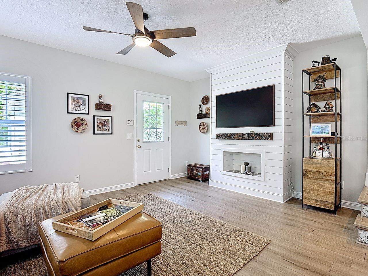 CELEBRATION ROSEVILLE CORNER - Residential