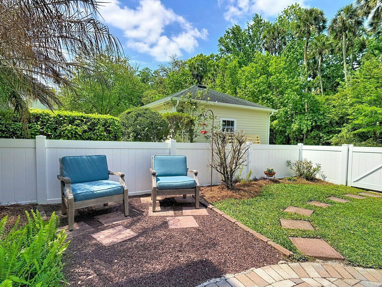 CELEBRATION ROSEVILLE CORNER - Residential