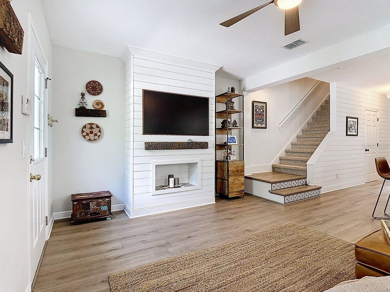 CELEBRATION ROSEVILLE CORNER - Residential