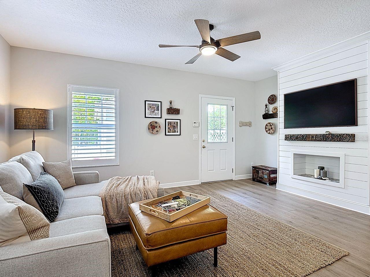 CELEBRATION ROSEVILLE CORNER - Residential