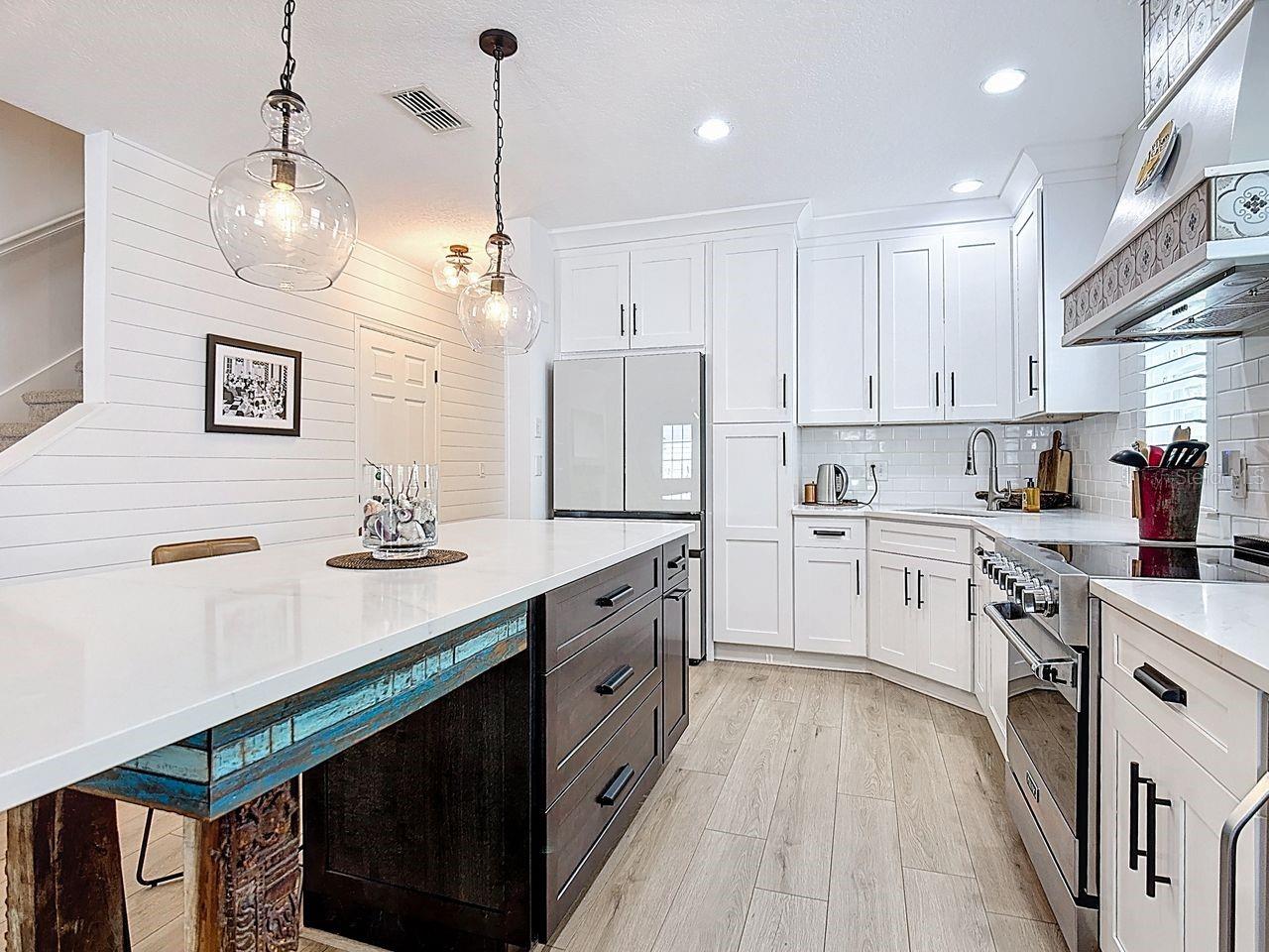 CELEBRATION ROSEVILLE CORNER - Residential