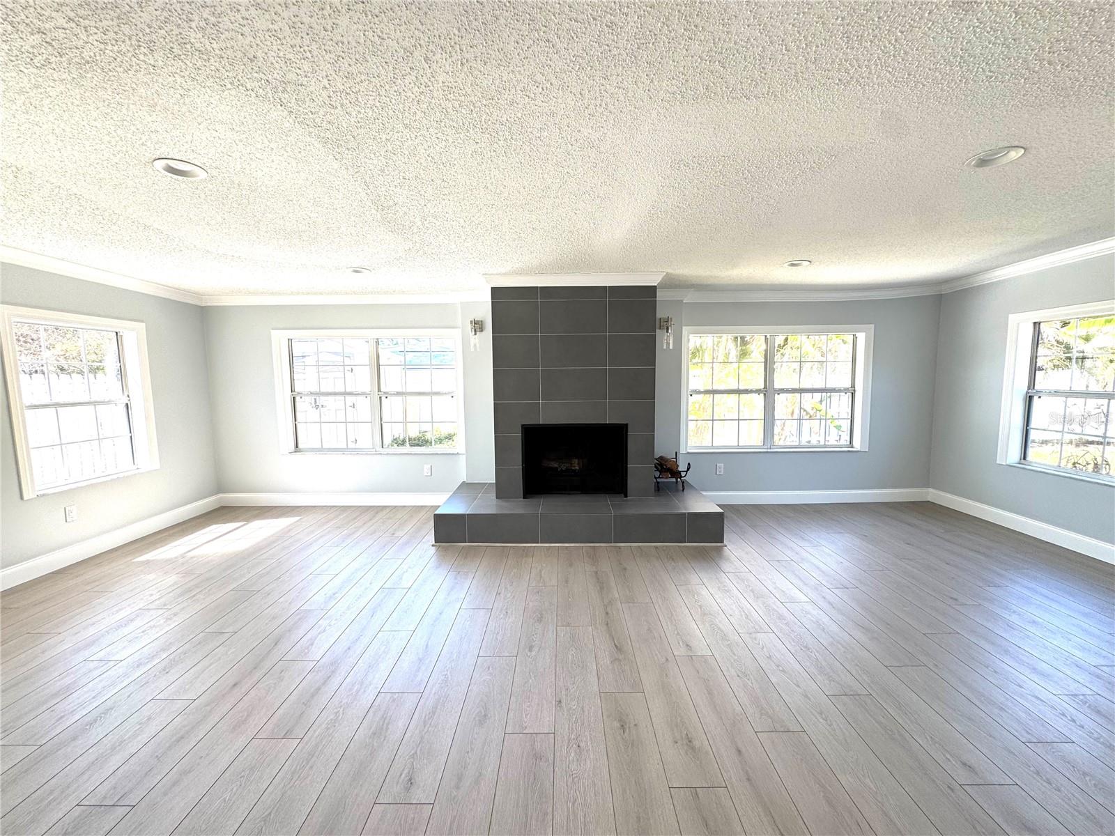 SHORE ACRES OVERLOOK SEC - Residential