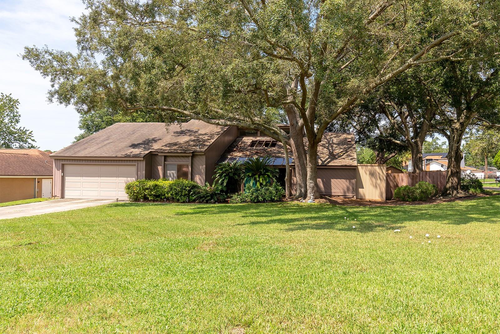 1638 GRAND OAK DRIVE