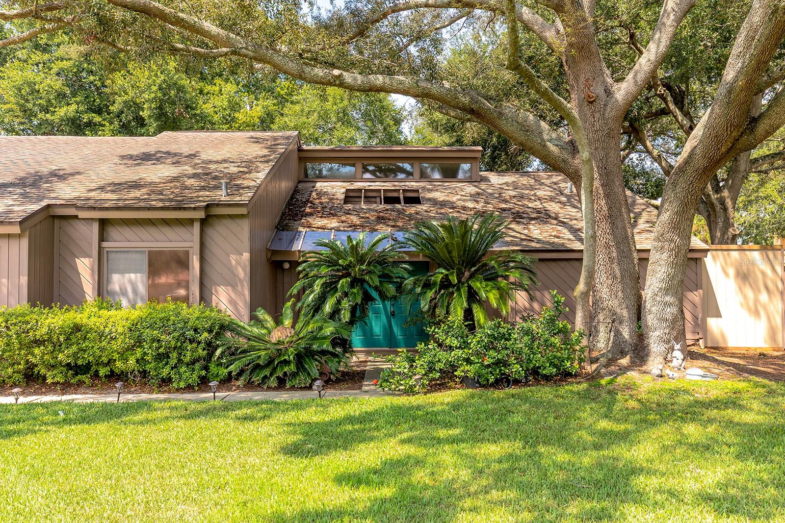 1638 GRAND OAK DRIVE