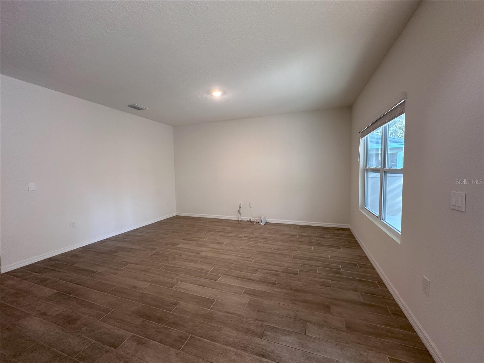 CHESTNUT VILLAGE PH II PB 35 PG 74 - Residential Lease