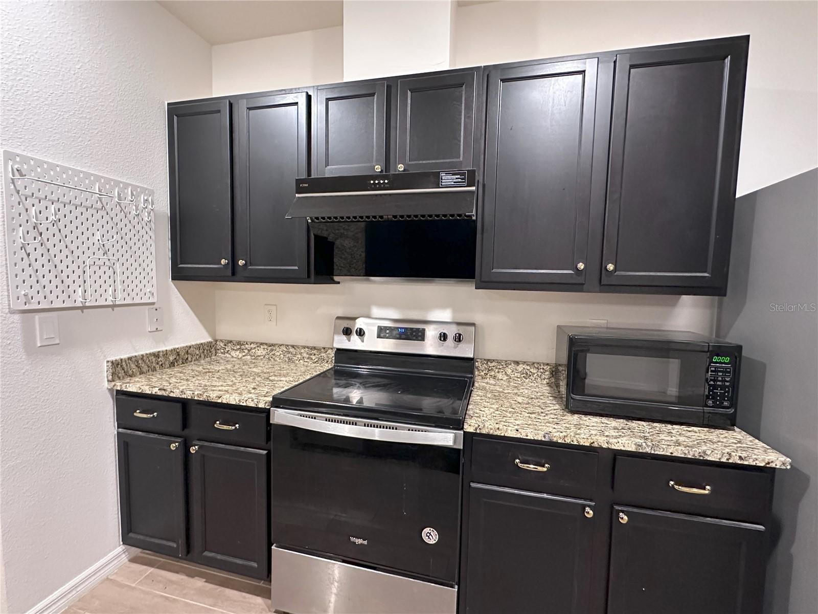 CHESTNUT VILLAGE PH II PB 35 PG 74 - Residential Lease