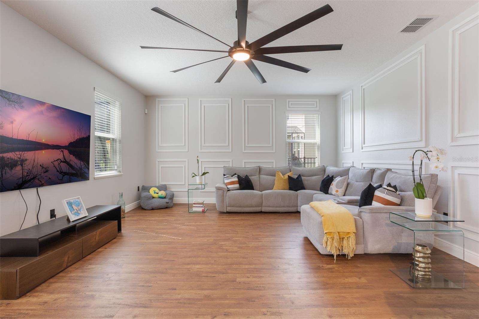 637 NEPTUNE DRIVE
