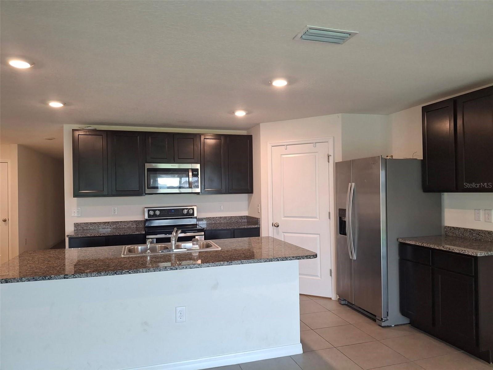 BELLA LAGO PH I - Residential Lease