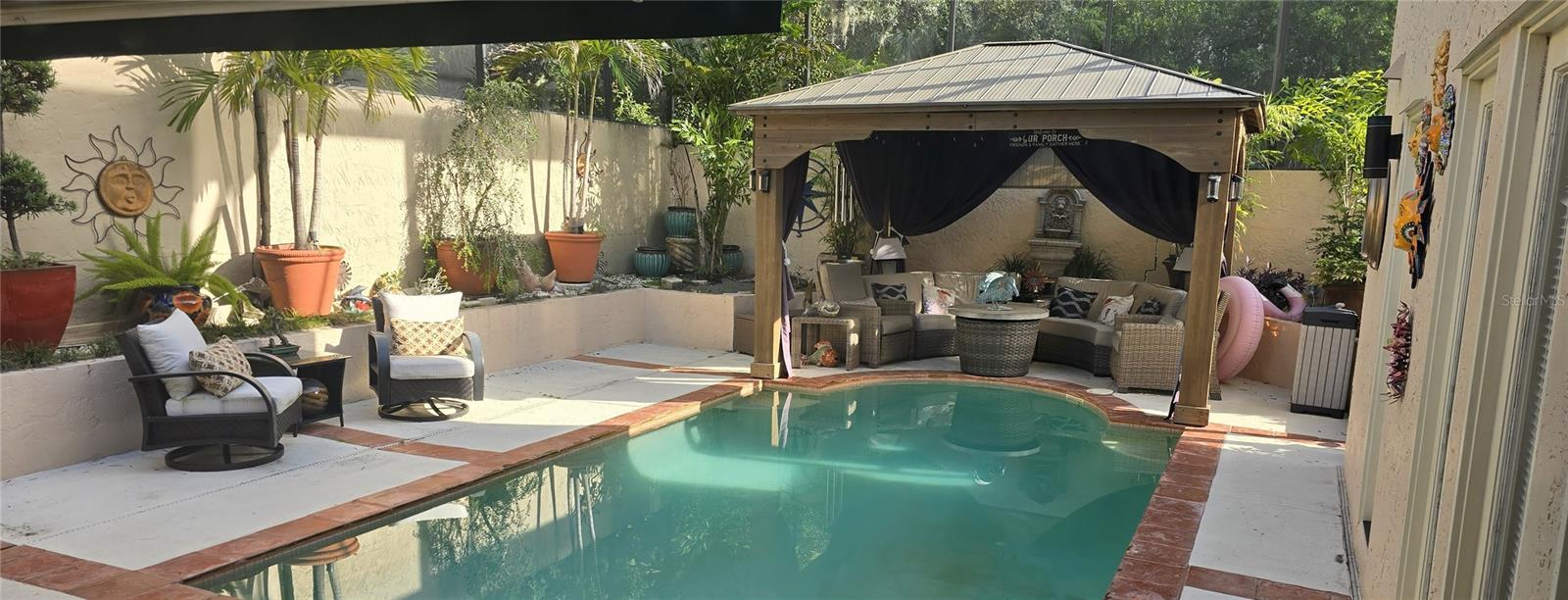 COLONY THE - Residential