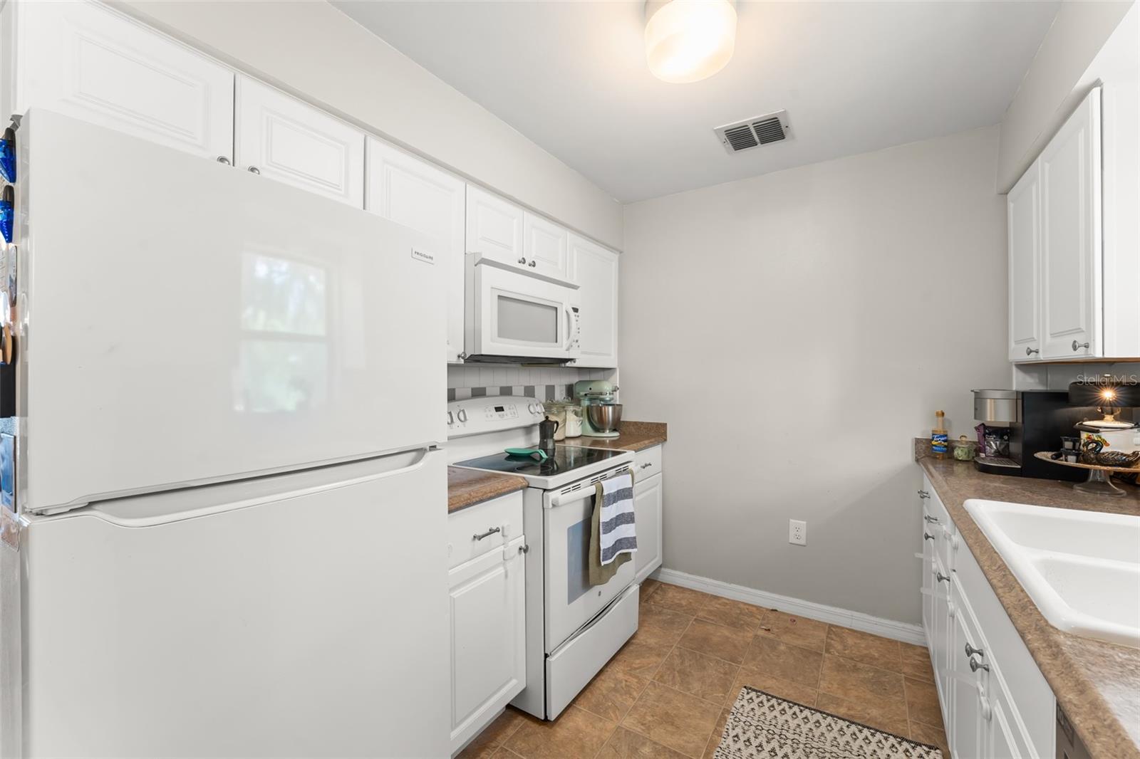 EUSTIS SUN COUNTRY VILLAGE - Residential