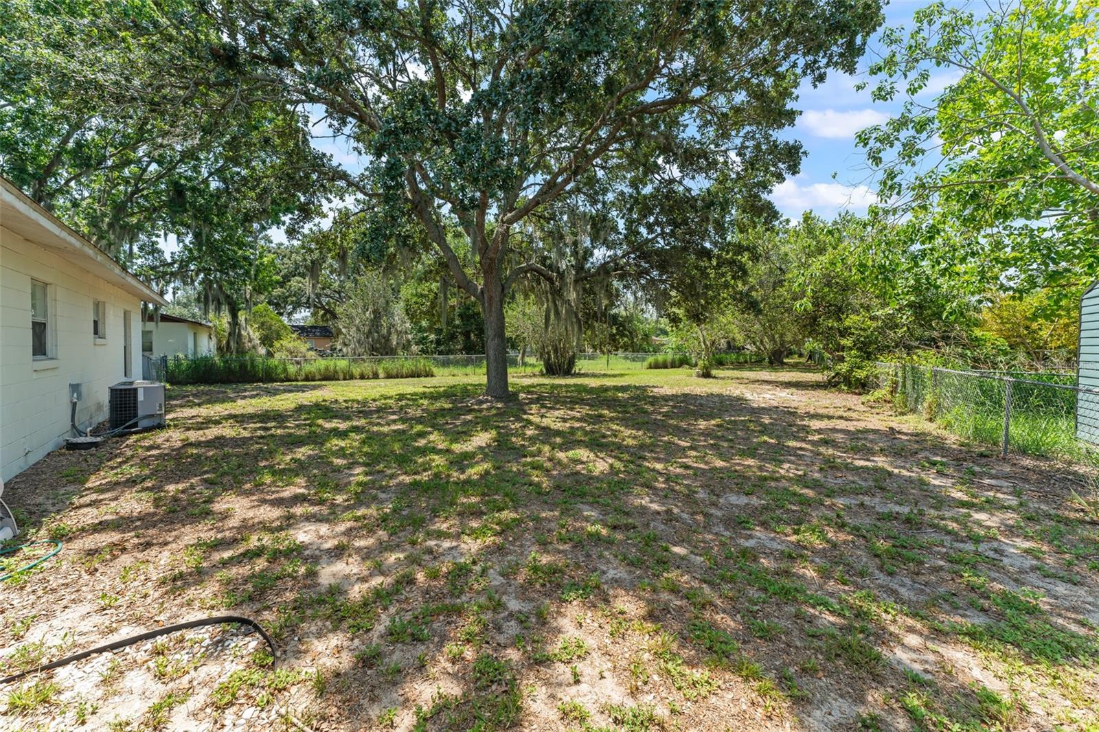 EUSTIS SUN COUNTRY VILLAGE - Residential