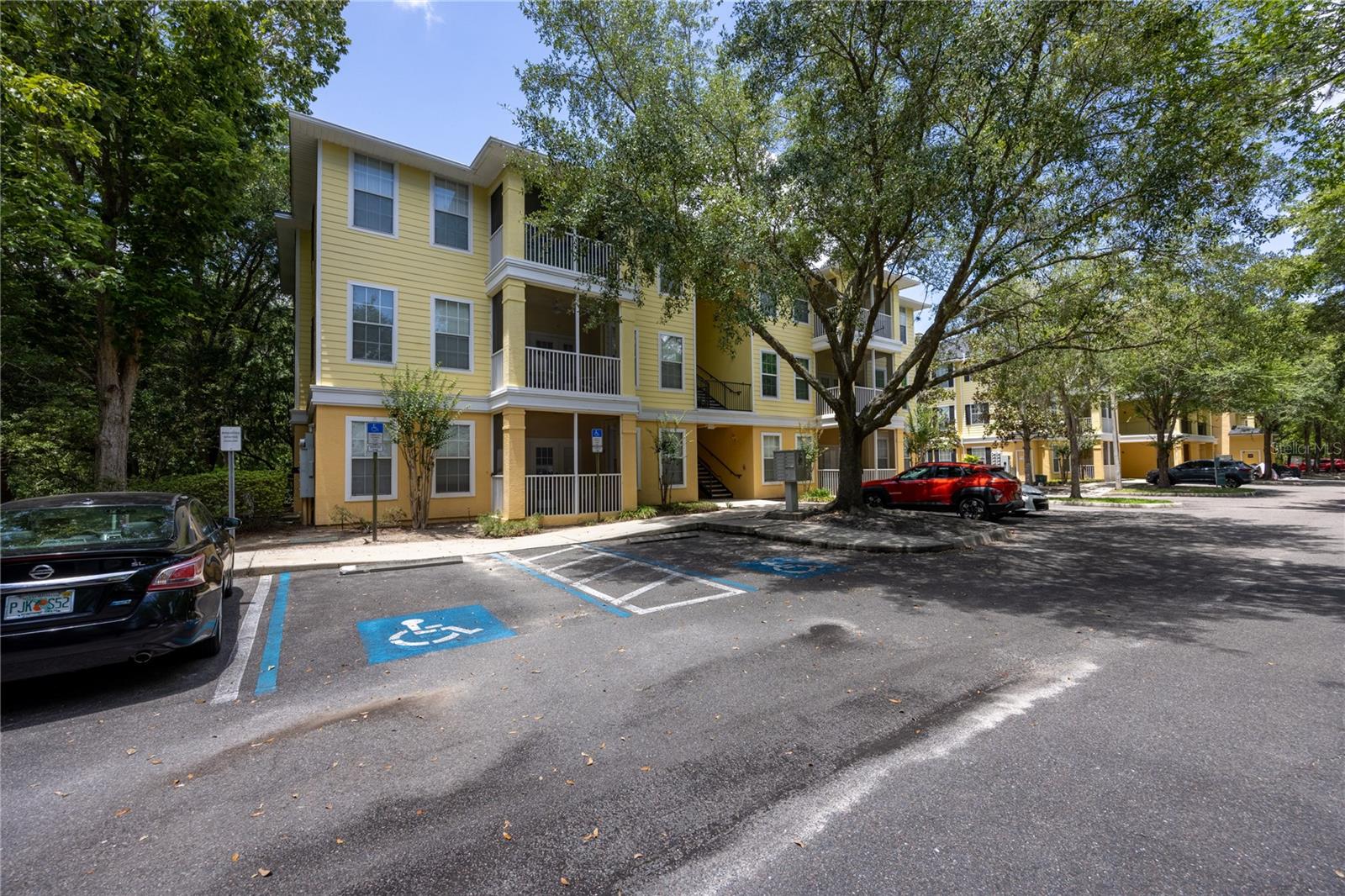 CHARLESTON PLACE - Residential
