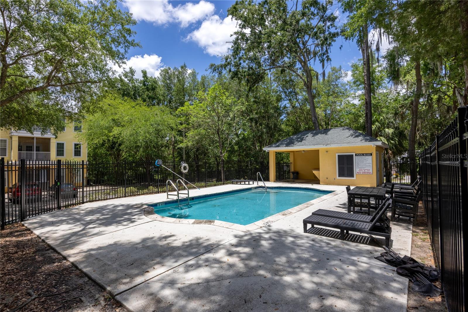 CHARLESTON PLACE - Residential