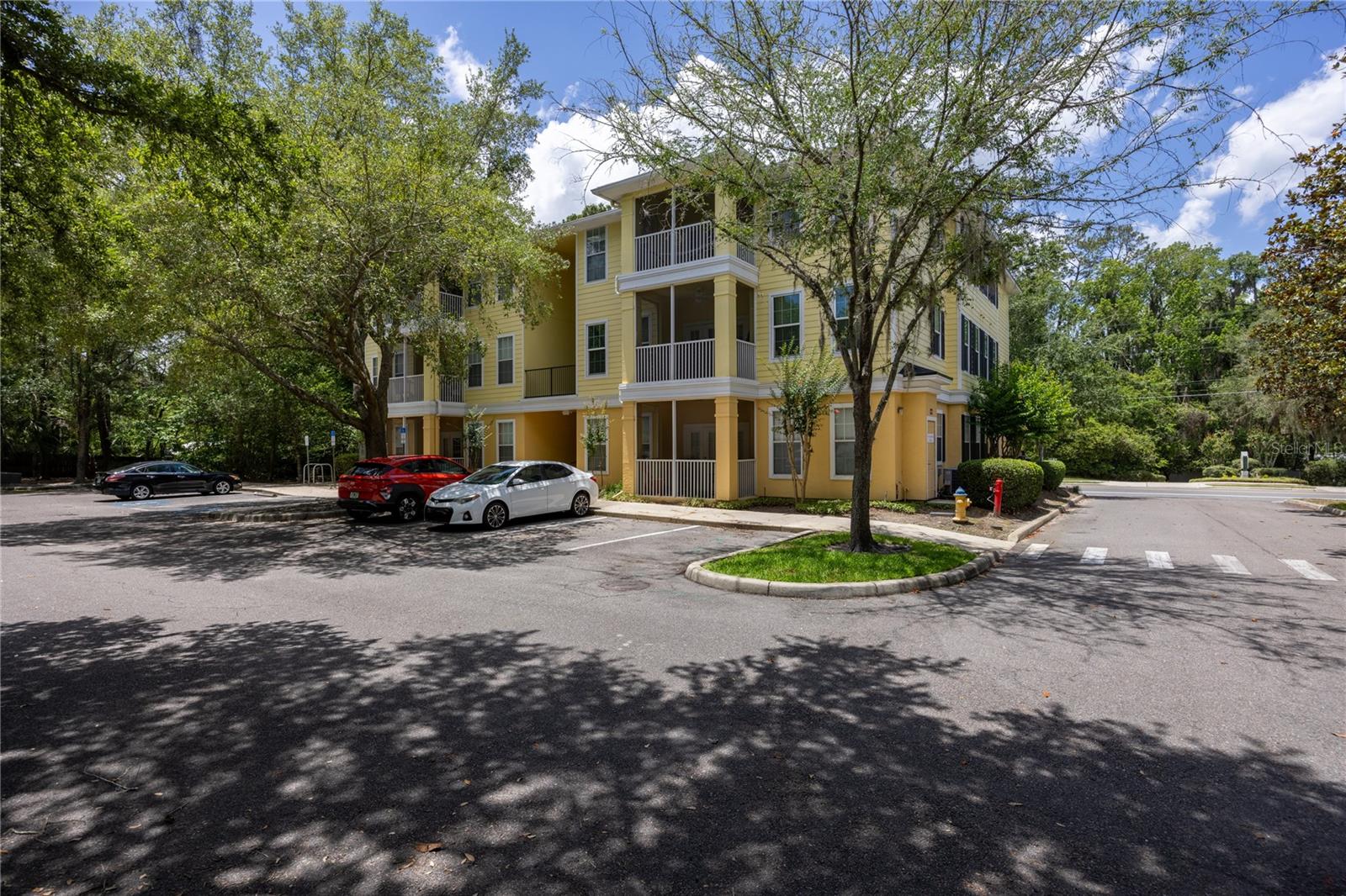 CHARLESTON PLACE - Residential