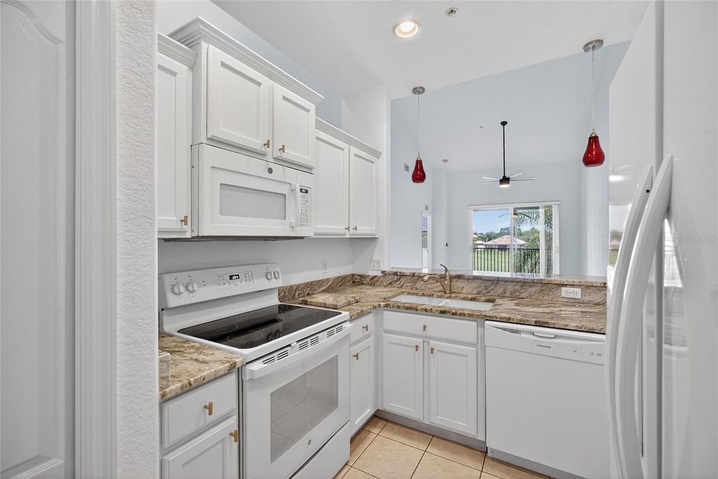 Photo of 819 Fairwaycove Lane #203, Bradenton, FL 34212 (MLS # A4662793)