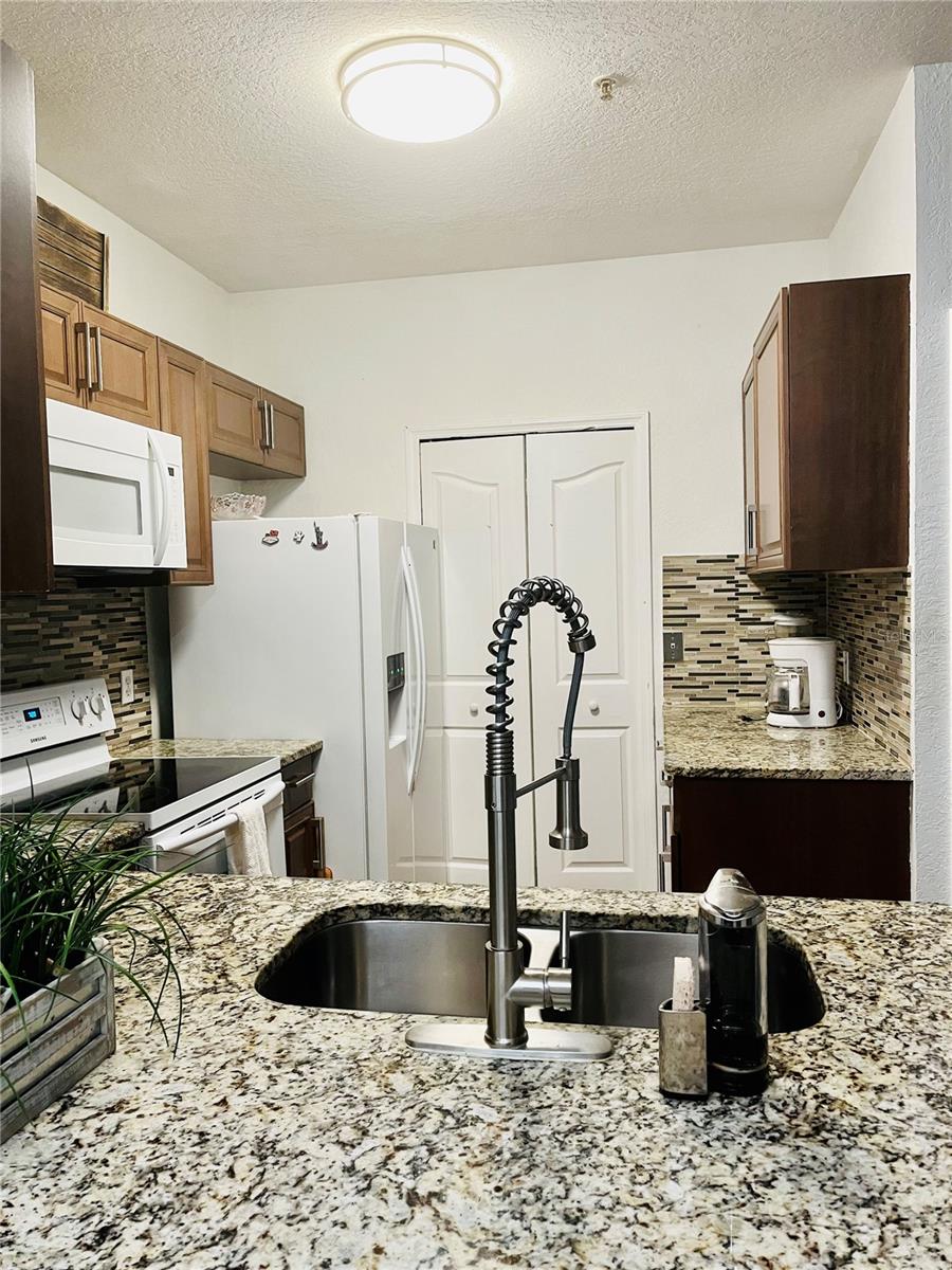 SERENATA CONDO - Residential Lease