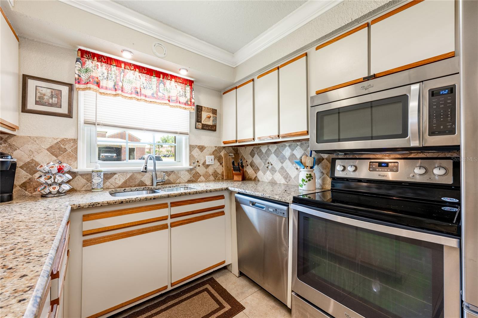 LAKE HOWELL ARMS CONDO - Residential Lease