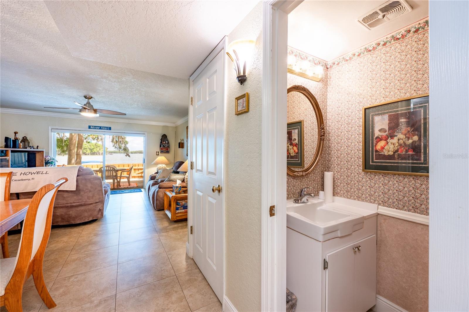 LAKE HOWELL ARMS CONDO - Residential Lease