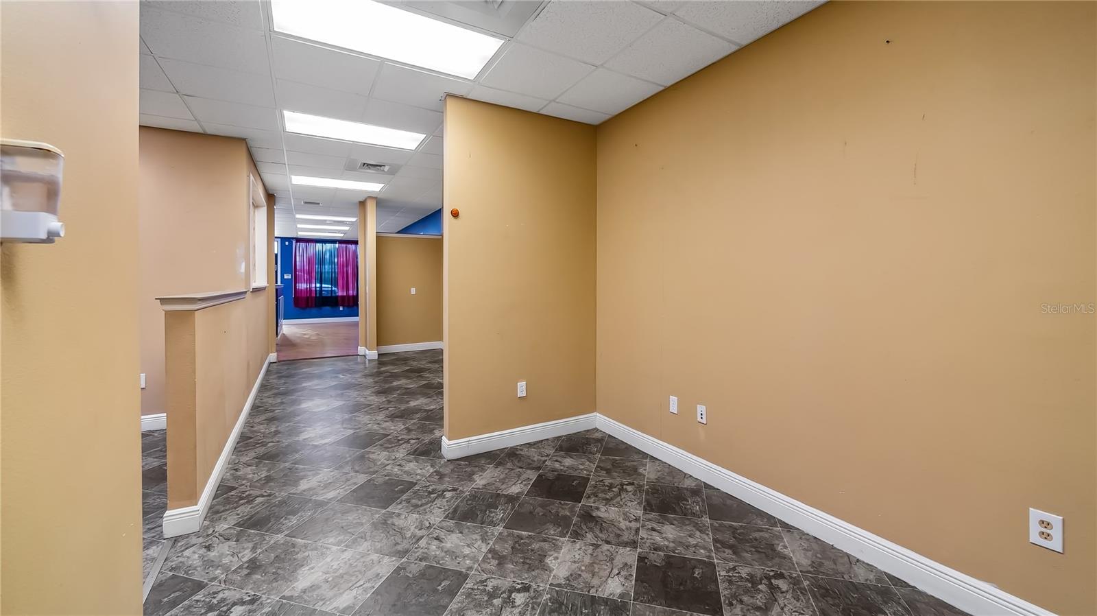 TAVARES LAKEWOOD PARK - Commercial Lease