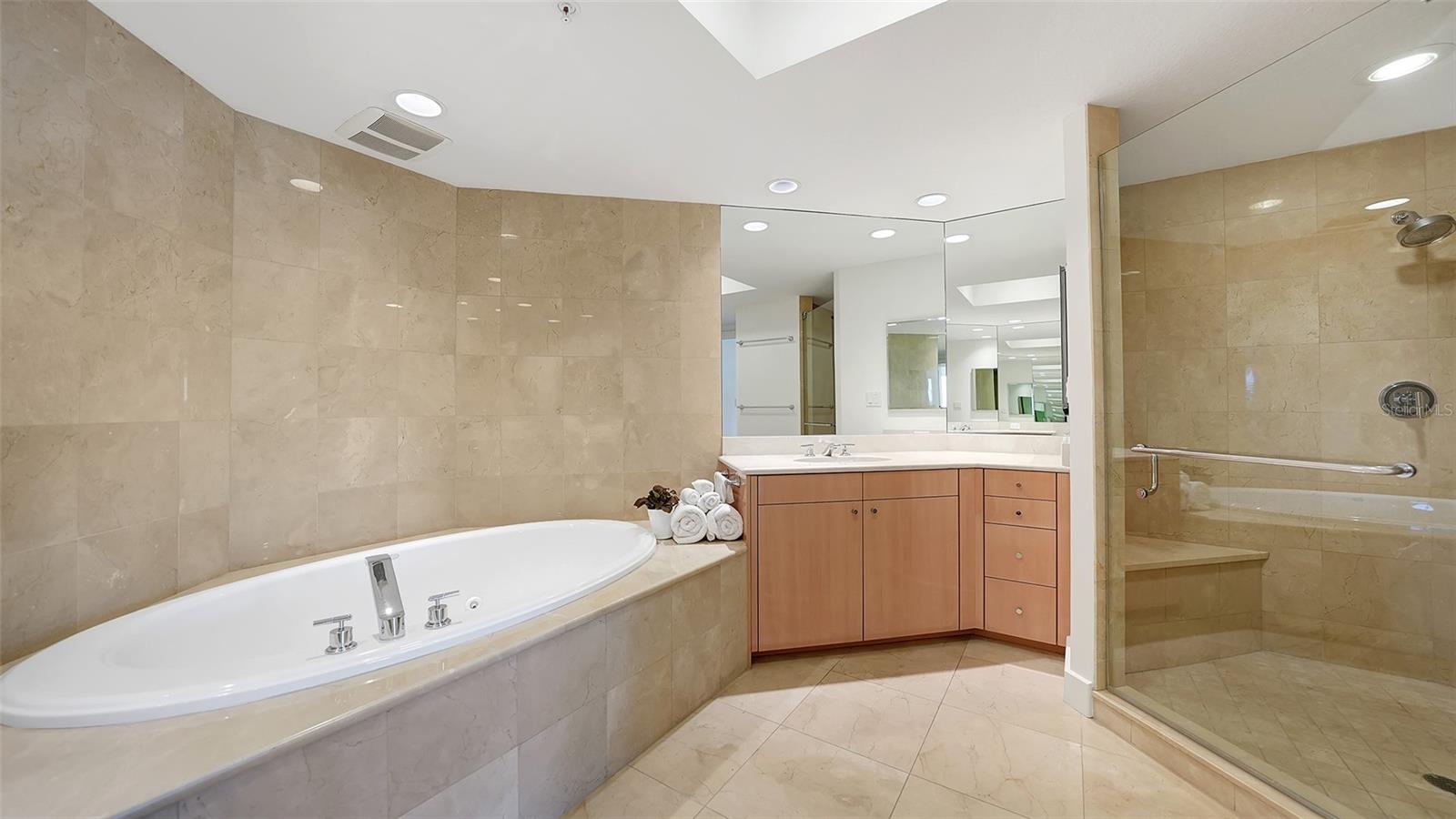 THE SAVOY ON PALM - Residential