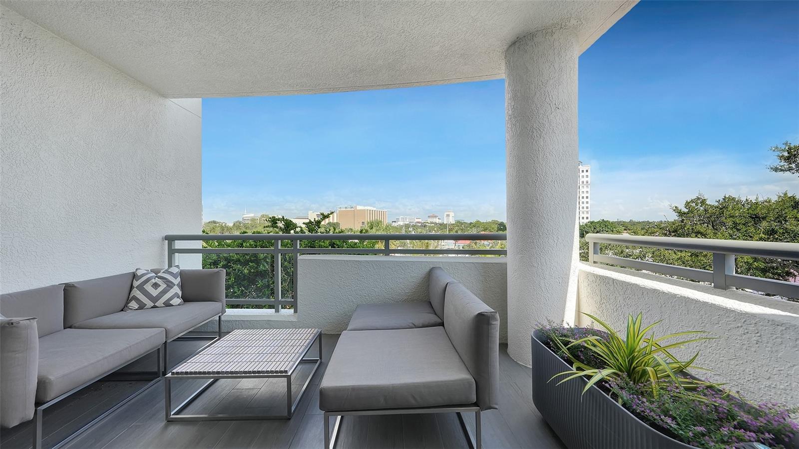 THE SAVOY ON PALM - Residential