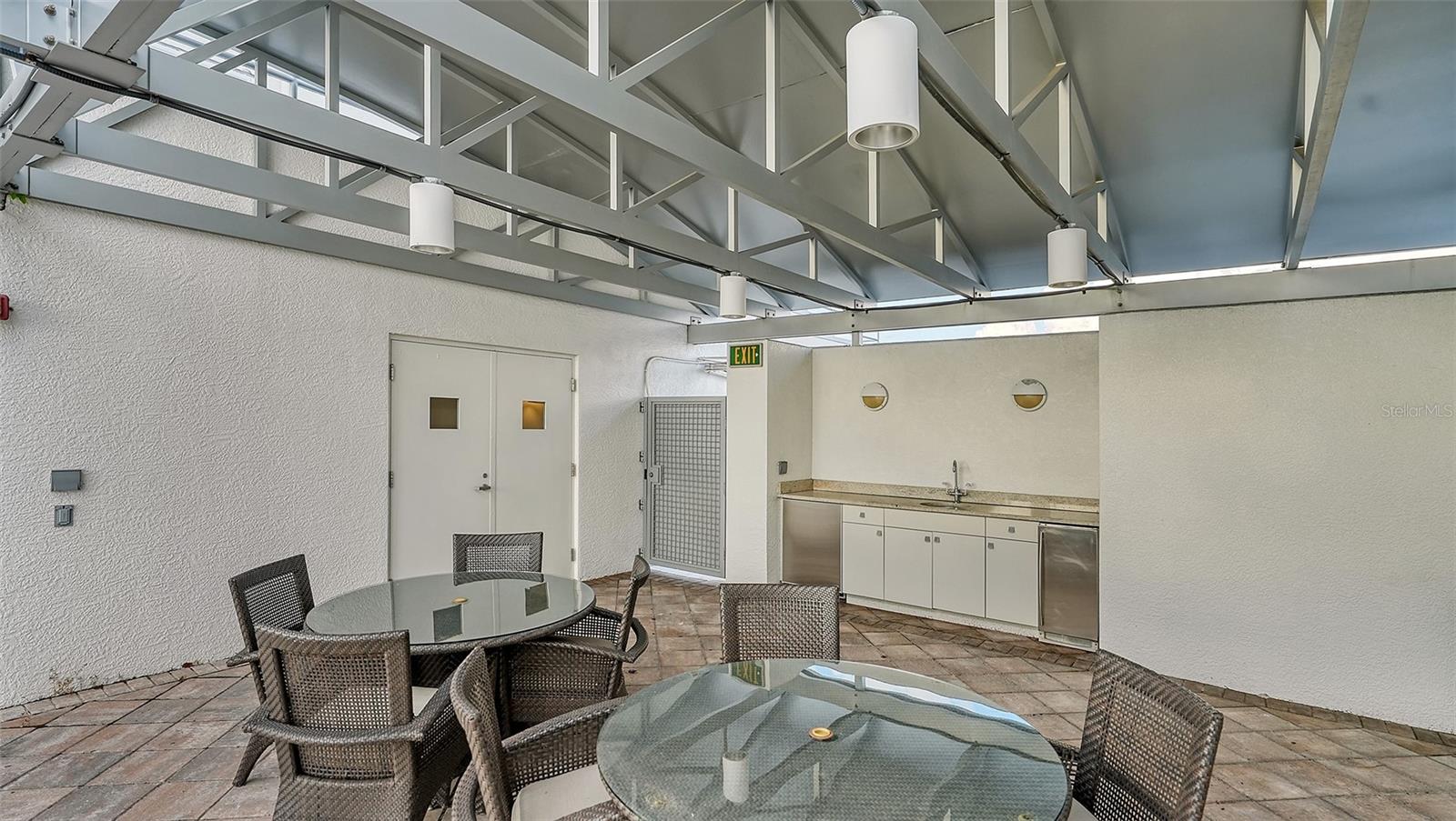 THE SAVOY ON PALM - Residential