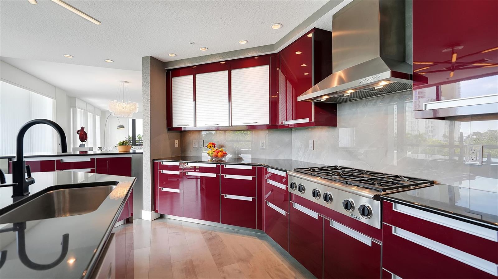 THE SAVOY ON PALM - Residential